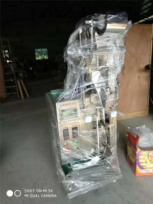 เครื่องบรรจุของเหลวเครื่องสำอางมัลติฟังก์ชั่น 1.1KW นิวเมติกสำหรับเม็ด