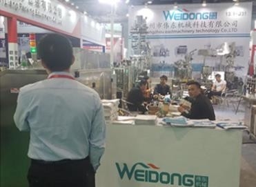 0.6Mpa PLC เครื่องบรรจุเครื่องสำอางอัตโนมัติอเนกประสงค์ทนทาน