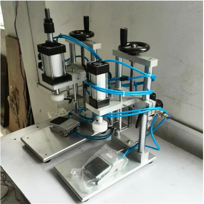 PLC เครื่องปิดฝาเกลียวน้ำหอมระบบนิวเมติกขับเคลื่อนด้วยมัลติฟังก์ชั่น