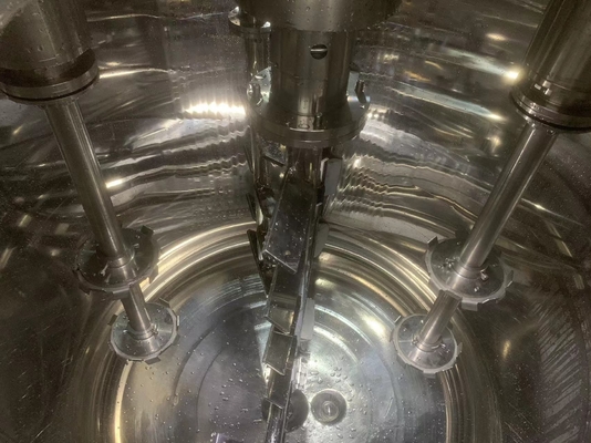 220V 380V Cosmetic Emulsifier Mixer ระบบสุญญากาศความปลอดภัยสูง 5000L